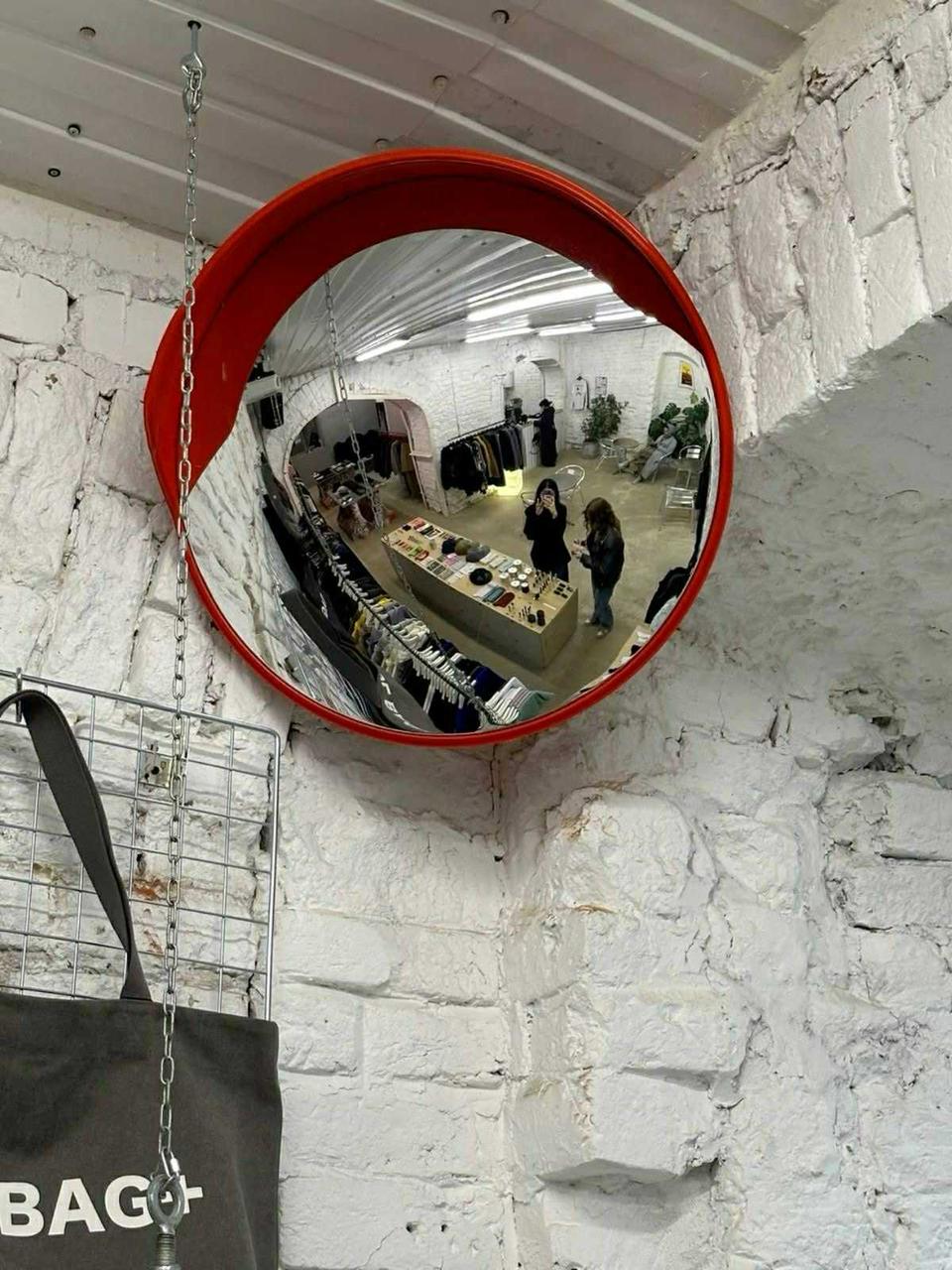 Aesdeco Round Mirror – Urban Industrial Wall Décor